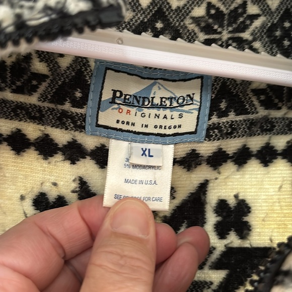 Pendleton Black and Cream Patterned Jacket - Picture 3 of 6